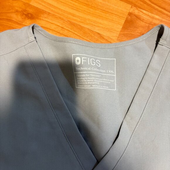 FIGS scrubs - Picture 2 of 3